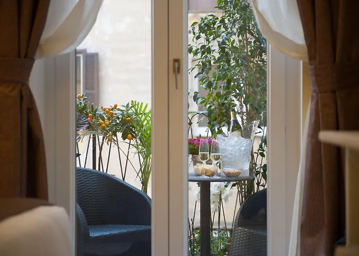Konukevi Maison Tritone Roma