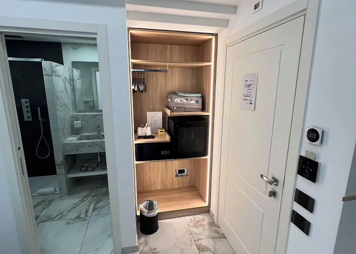 Maison Tritone Konukevi 4*